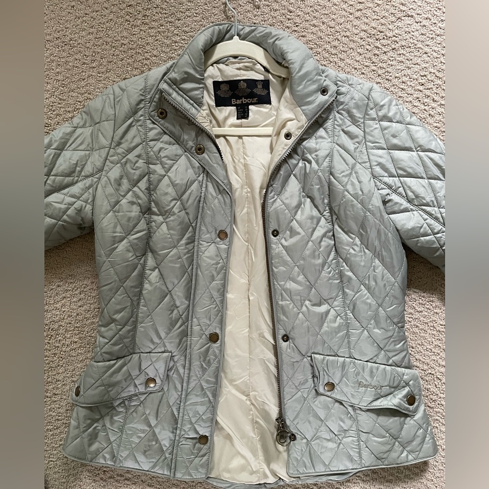 Never worn. Light green Barbour women’s summer quilted jacket.